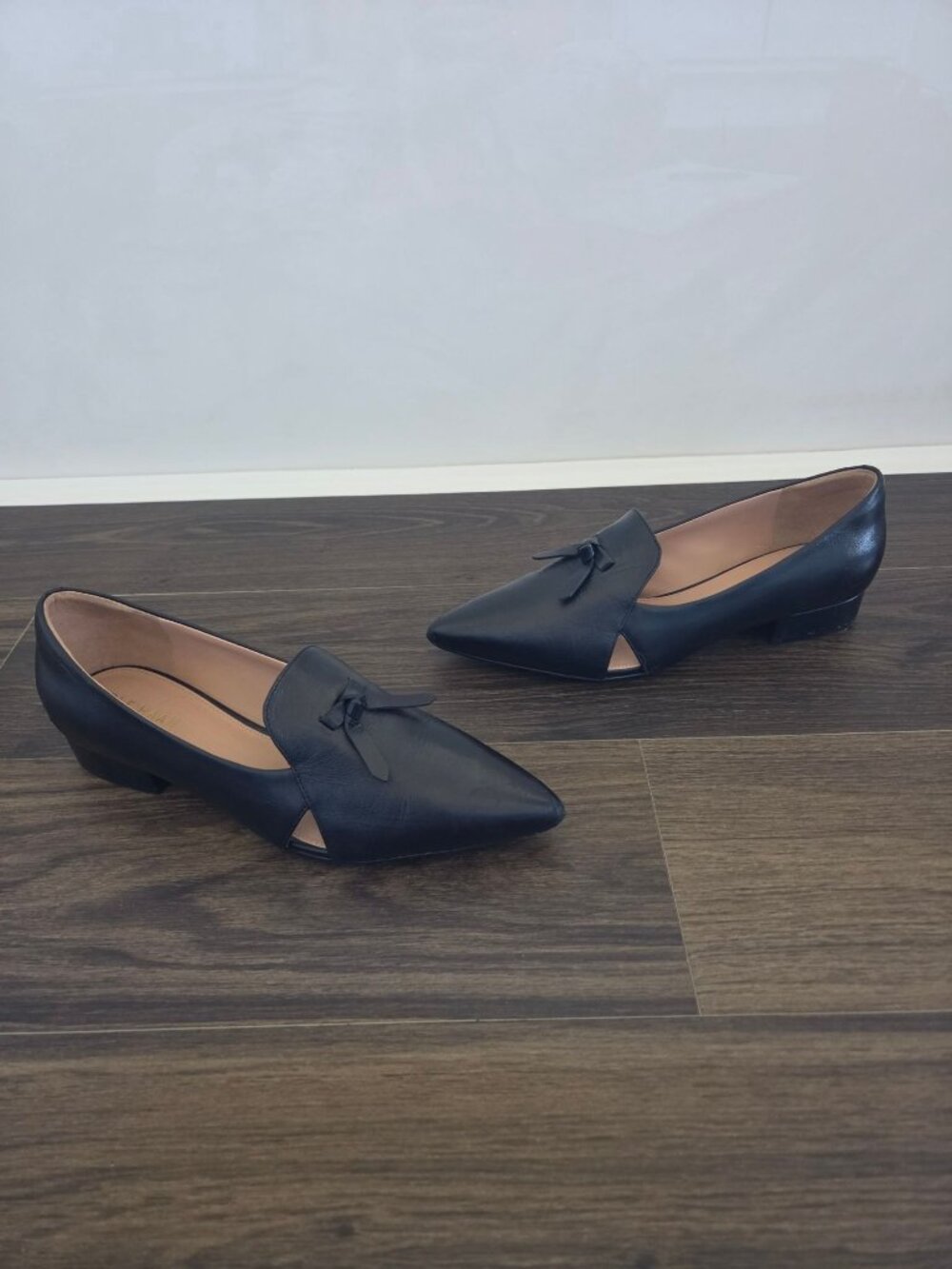 💙 Cole Haan Black Leather Pointed Toe Bow Loafer Flats Size 8 Cutout Low Heel